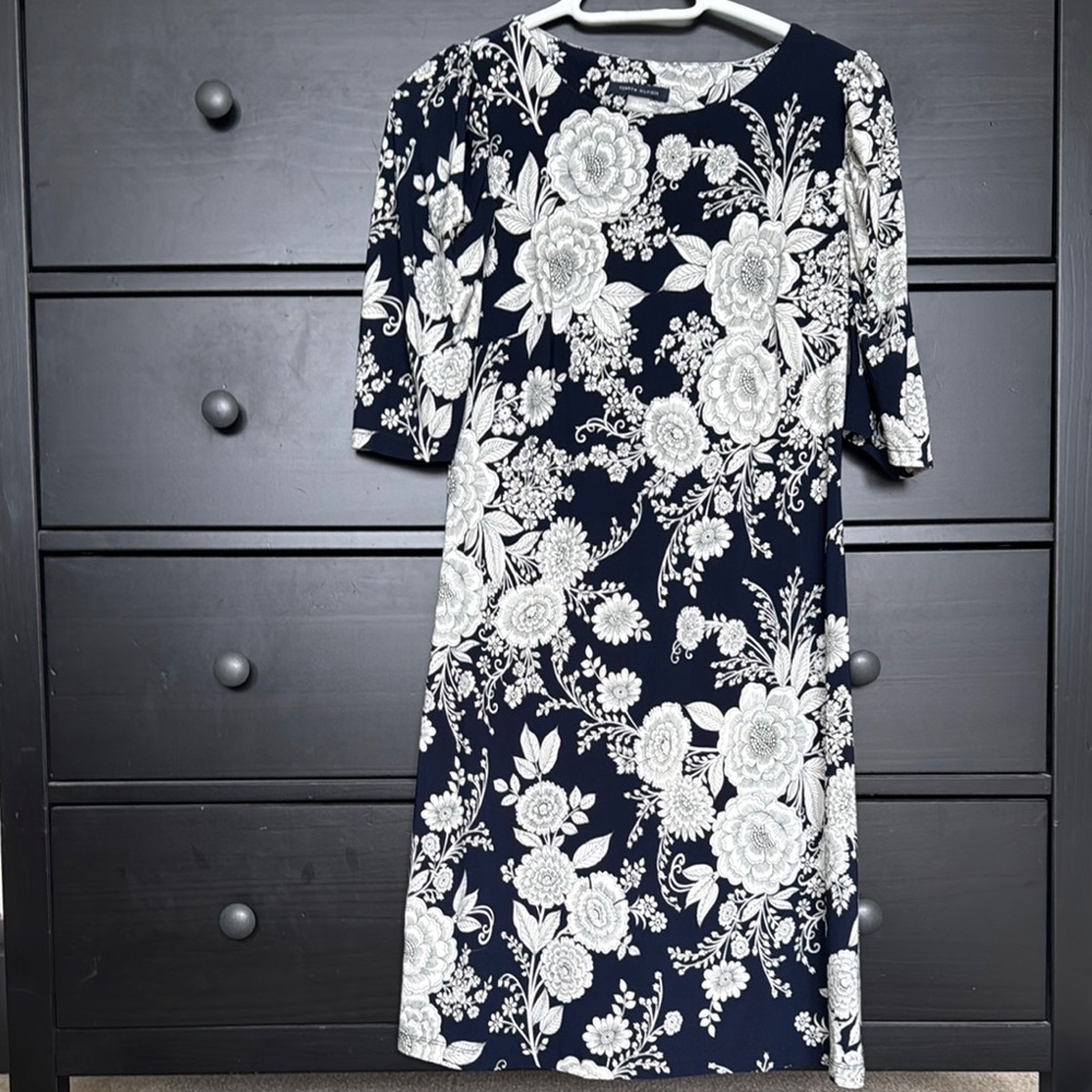 NWOT Tommy Hilfiger Navy and White Sheath Dress Short Sleeve Crew Neck